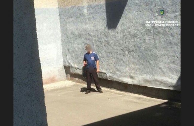 У Луцьку біля дитсадка затримали збоченця, який лякав дітей статевим органом