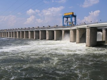 Росіяни замінували дамбу Каховської ГЕС і готові до теракту, – Зеленський