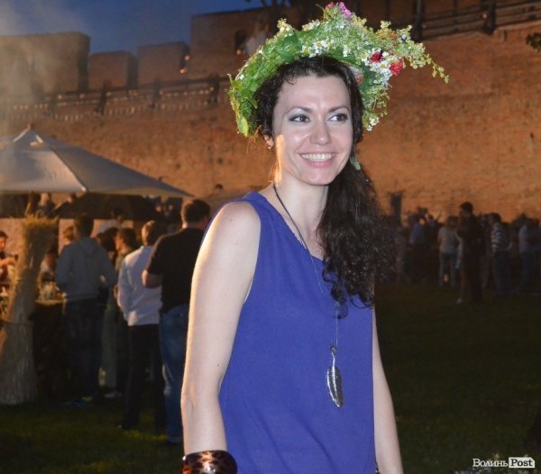 Депутатці Луцькради Ірині Комлик, схоже, ночувати у замку сподобалося