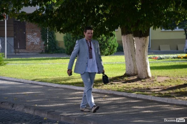 У Луцьку урочисто підняли Державнй Прапор. ФОТО