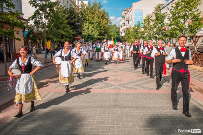 Від Мексики до Індії: грандіозний міжнародний фестиваль стартував у Луцьку. ФОТО