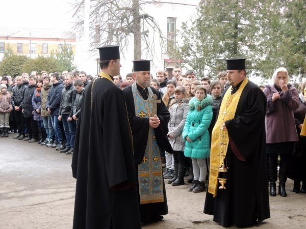 У Нововолинську освятили меморіальні дошки героям АТО. ФОТО