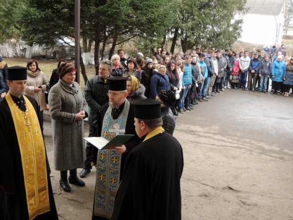 У Нововолинську освятили меморіальні дошки героям АТО. ФОТО