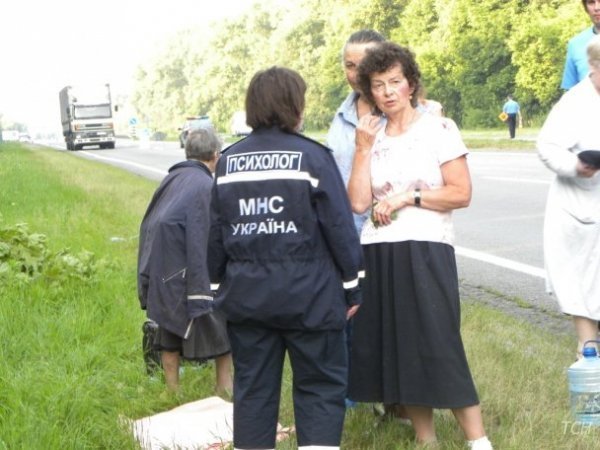Автокатастрофа під Черніговом: загинули 14 паломників. ФОТО. ВІДЕО