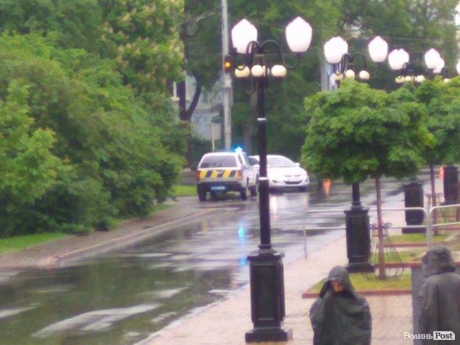 У Волинській облраді поставили металодетектори