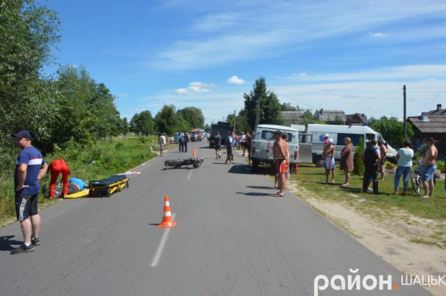 «П’яна» аварія в Шацьку: мотоцикл «врізався» у вантажівку