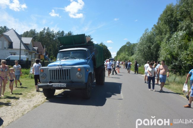 «П’яна» аварія в Шацьку: мотоцикл «врізався» у вантажівку