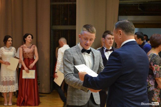 «Ви наша надія»: у луцькому педколеджі – випускний. ФОТО