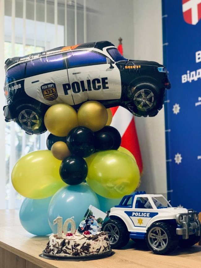 Волинські поліцейські привітали 10-річного хлопчика з ДЦП з днем народження. ФОТО