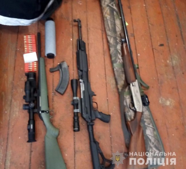 На Волині викрили «майстерню», де чоловік незаконно переробляв вогнепальну зброю. ВІДЕО
