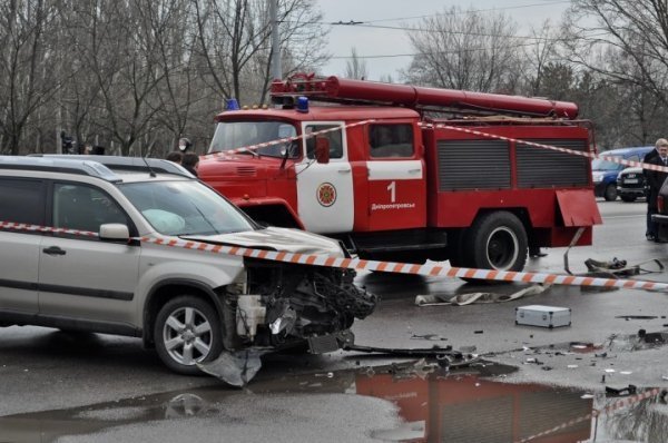 Подробиці аварії в Дніпропетровську. ФОТО. ВІДЕО