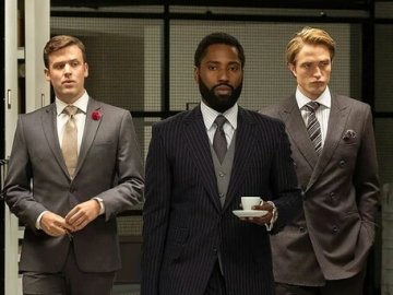 Нашумілий фільм «Тенет» покажуть у «Промені» мовою оригіналу*