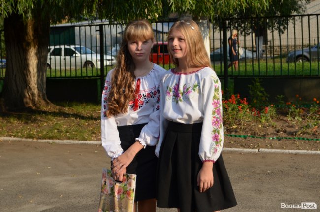 Перший дзвоник у луцькій школі №17. ФОТО