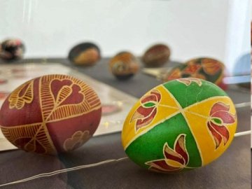 У волинському музеї запрацювала виставка з писанками з колекції Олени Пчілки