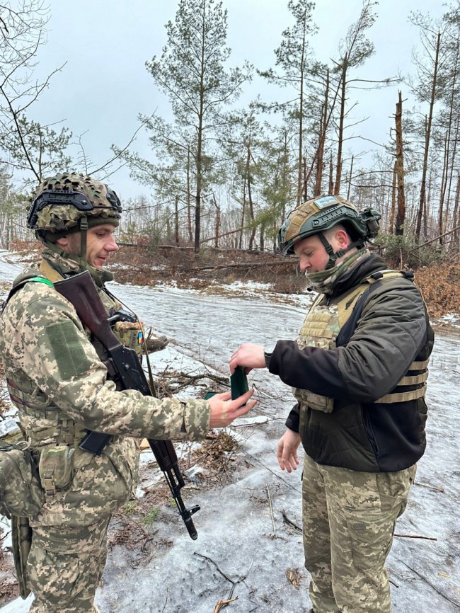 Волинські тероборонівці отримали нагороди на фронті. ФОТО