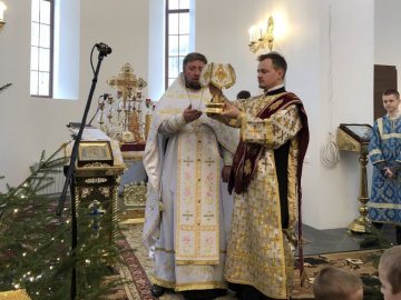 В храмі на 40-му мікрорайоні у Луцьку на Різдво провели перше богослужіння. ФОТО