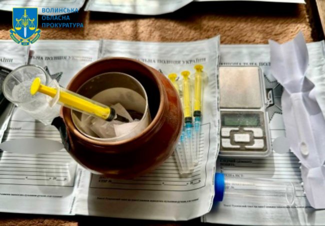 Збували метадон: трьом волинянам повідомили про підозру у вчиненні наркозлочинів