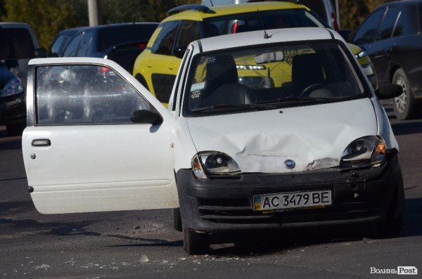 У Луцьку зіткнулись «Fiat» і «Hyundai»: людина в лікарні. ФОТО 