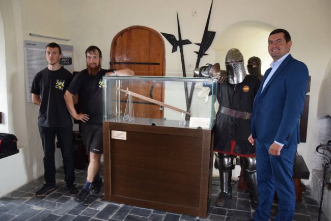 У Луцьку показали старовинний меч