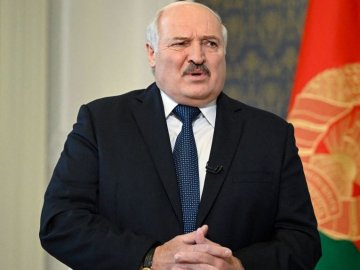 Лукашенко тепер майже повністю залежний від Росії, – британська розвідка