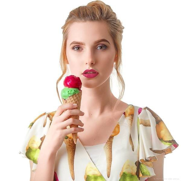 «Не можу змінити колір волосся, підстригтися чи набрати зайвий кілограм», - луцька модель про особливості професії