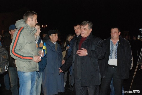 У Луцьку розпочався Євромайдан. ФОТО. ВІДЕО