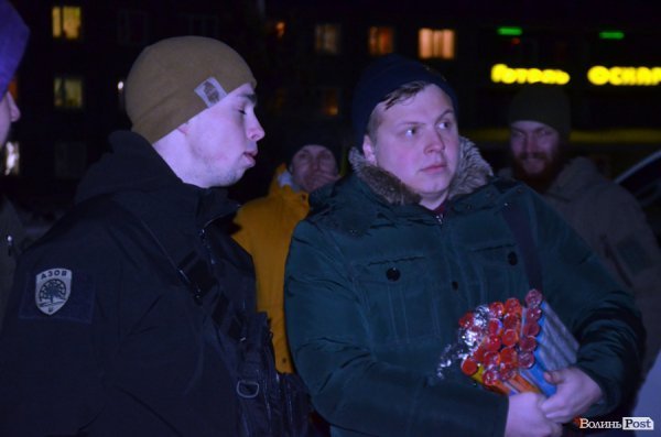 Вогонь та пам'ять: Маневичами пройшла смолоскипна хода на честь Героя