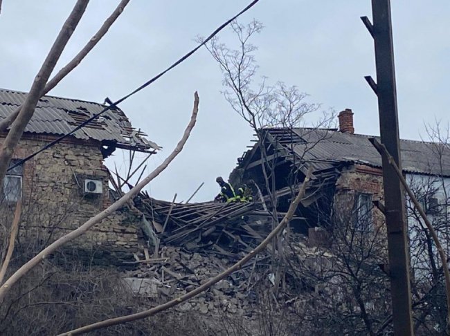 Росіяни знову обстріляли Херсон: поцілилили у дитсадок, є загиблі