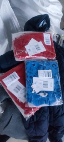 Іноземець віз через «Устилуг» майже 300 кг одягу, який видавав за гуманітарку