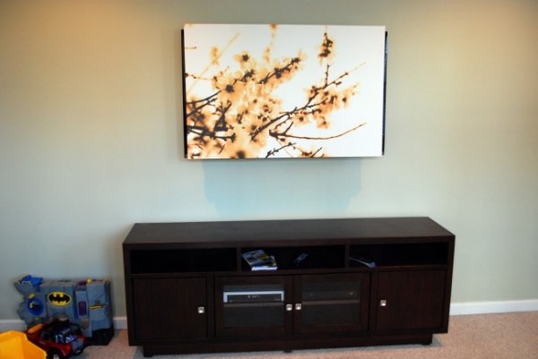 Телевізор можна закрити картиною