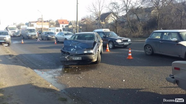 У Луцьку потрійна ДТП та величезний затор. ФОТО