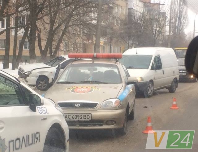 Аварія в Луцьку: Daewoo lanos врізався в авто охоронної фірми