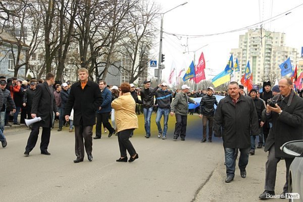 Акція «Вставай, Україно!» розпочалася в Луцьку. ФОТО. ОНОВЛЕНО