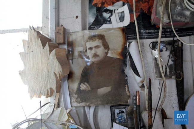 Наче луцький «Будинок з химерами»: скульптор з Володимира дає дереву «друге життя». ФОТО