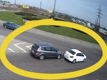 У Луцьку на перехресті – аварія за участю двох легковиків. ВІДЕО