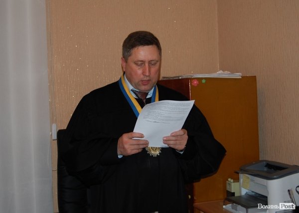 Політичні репресії по-луцьки: на активістку Євромайдану одягнуть електронний браслет. ФОТО. ВІДЕО