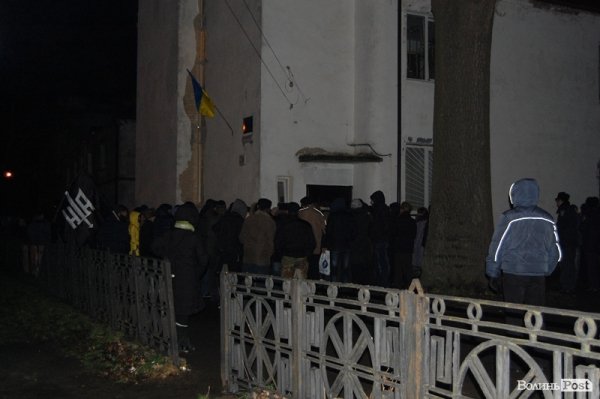 Політичні репресії по-луцьки: на активістку Євромайдану одягнуть електронний браслет. ФОТО. ВІДЕО