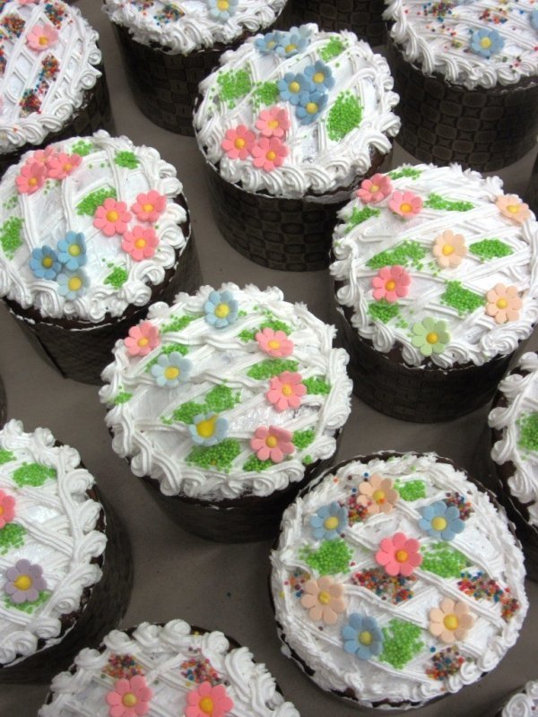 «ТЕРЕМНО ХЛІБ» благословили на виробництво великодніх пасок*