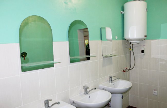 На території волинської лікарні облаштували кімнати для тимчасового проживання медиків