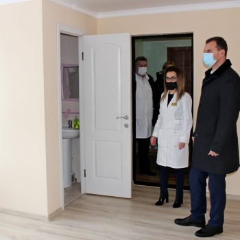 На території волинської лікарні облаштували кімнати для тимчасового проживання медиків