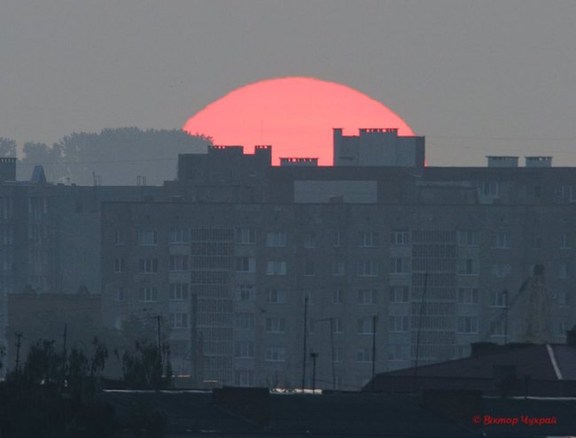 Фотограф показав, як сходить сонце над Луцьком. ФОТО