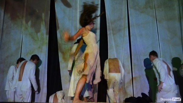 Театр «Гармидер» «збожеволів» на сцені. ФОТО  