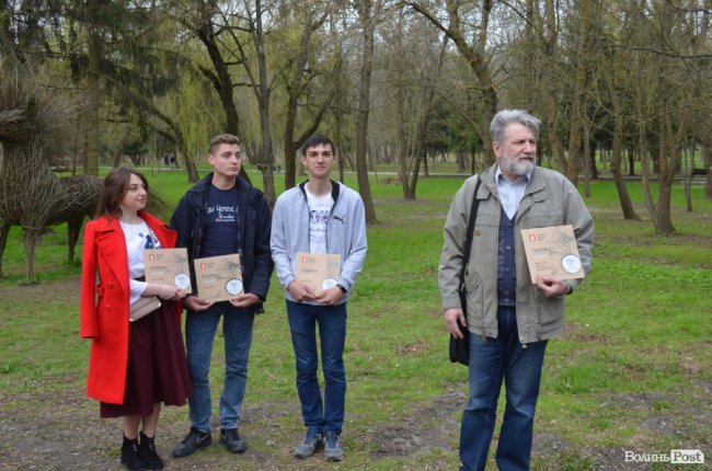 У луцькому парку «оселилися» велетенська риба, кінь і мавки. ФОТО