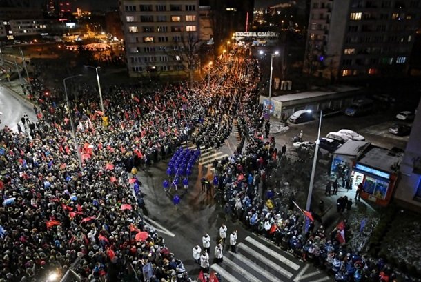 Тисячі поляків провели  в останню путь вбитого мера Гданська. ФОТО