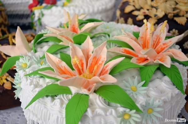 Як у Луцьку печуть хліб. ФОТО