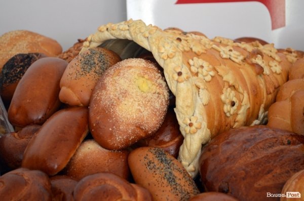 Як у Луцьку печуть хліб. ФОТО