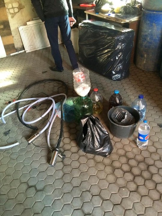 На Волині чоловік виготовляв напої українських марок з російського спирту. ФОТО