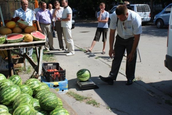 У Луцьку процвітає стихійна торгівля. ФОТО