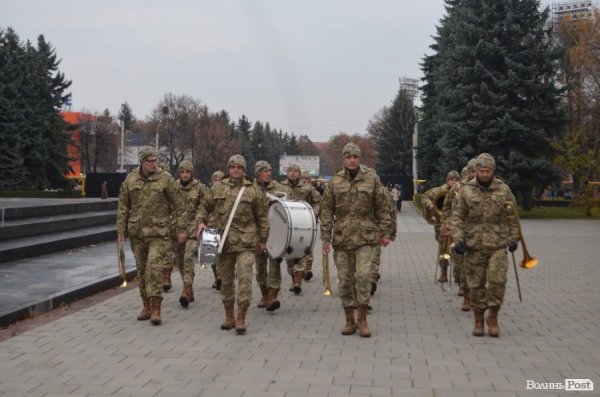 «Схід і Захід разом!»: до Луцька приїхав «Потяг єднання»