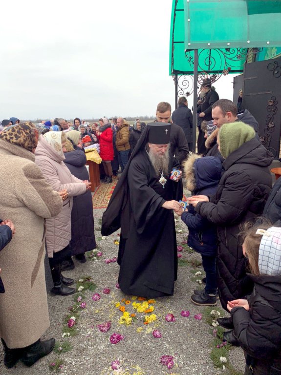 У селі на Волині очільник УПЦ (МП) Нафанаїл освятив новозбудований храм. ФОТО